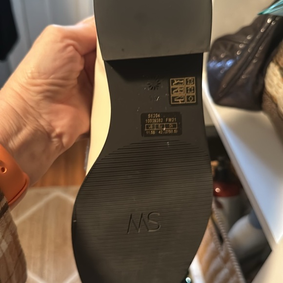 Stuart Weitzman White Women's Shoes - Picture 4 of 4